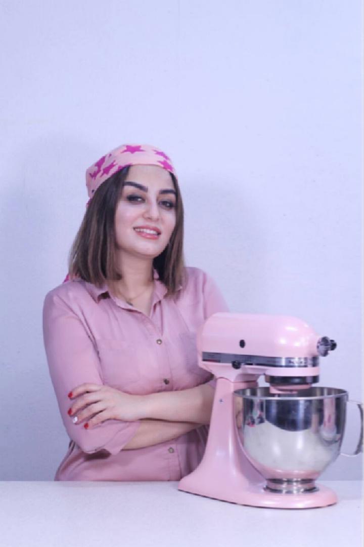 متینه داوودی
